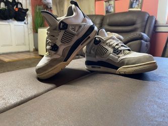 Jordan 4 size 5Y