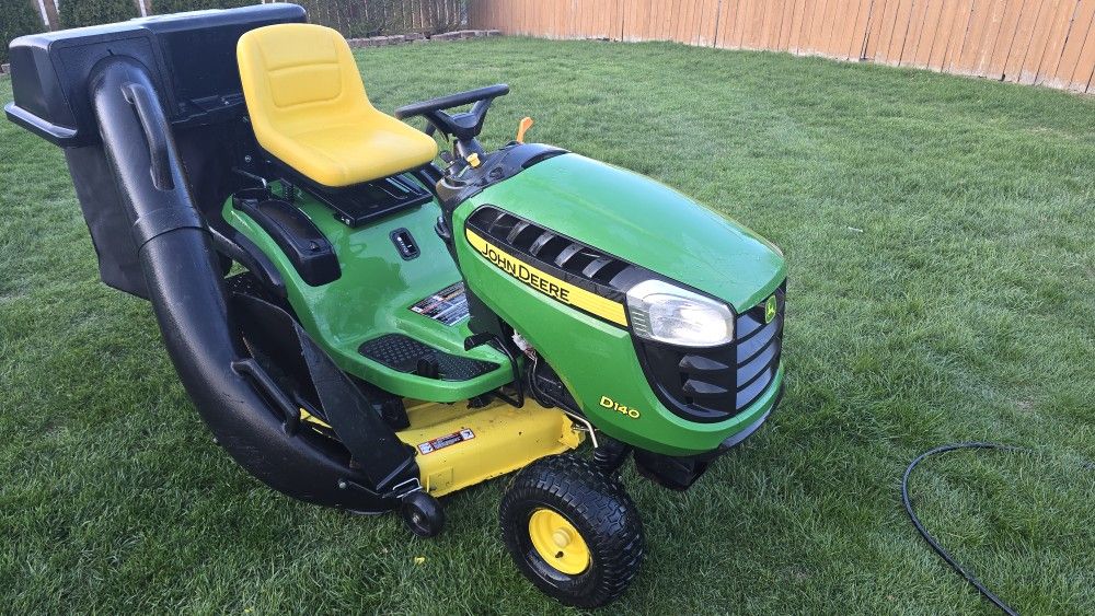 John Deere D140 22 hp engine