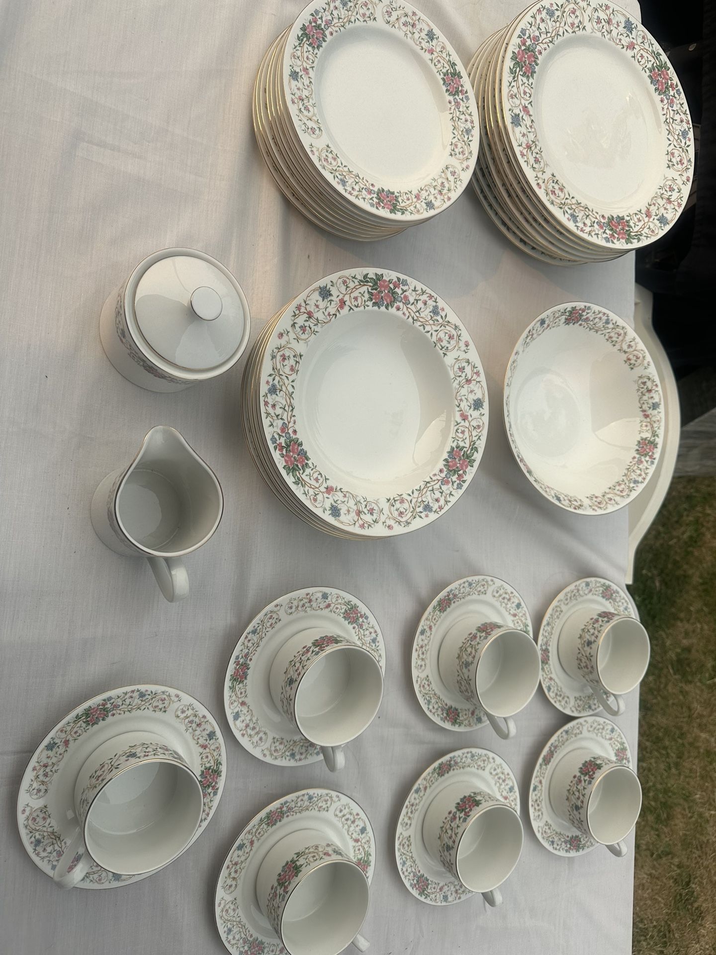 30 Pc Flower Faberware Bone China