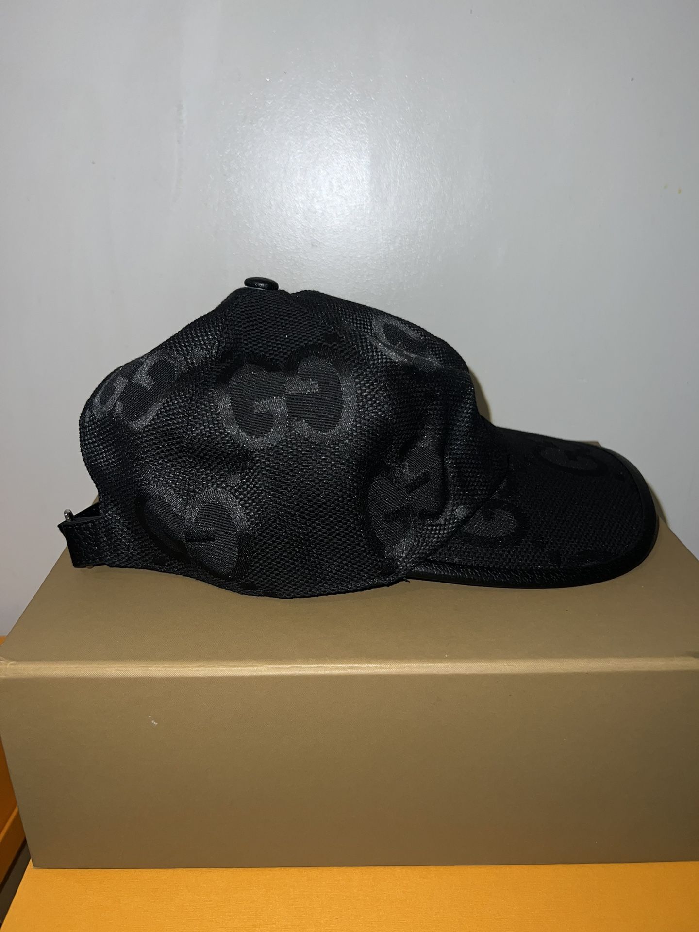 Gucci Double GG Maxi Black Men’s Size Medium Brand New