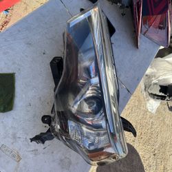 Toyota 4runner Left Headlight Lid Oem