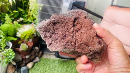 Aquarium lava rock