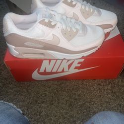 brand new woman's air max 90
