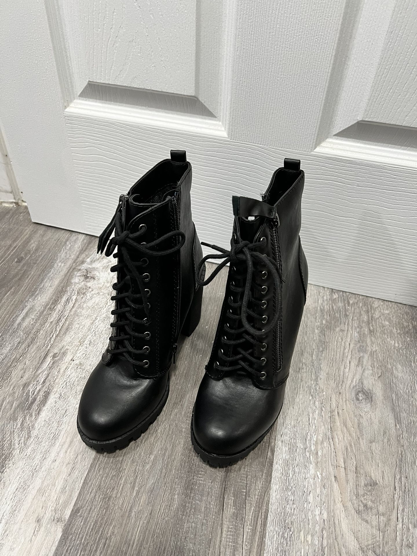 Soda Women's Malia Combat Boots