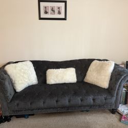 Tufted Sofa 