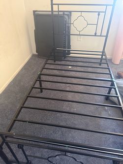 Metal farm bed twin
