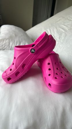 Hot pink crocs women size 8 / men size 6