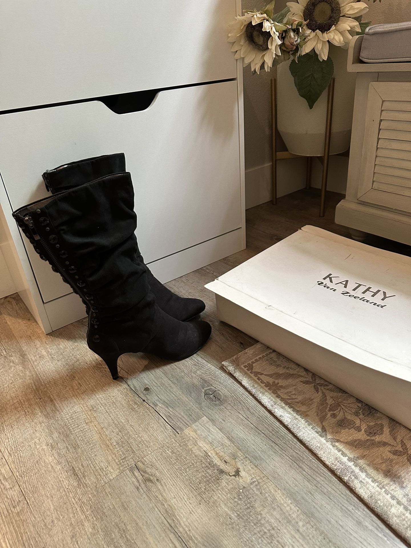 Women Black Boots Size 9