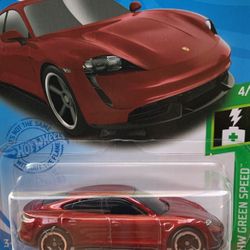 Porsche Taycan Turbo S hot wheel