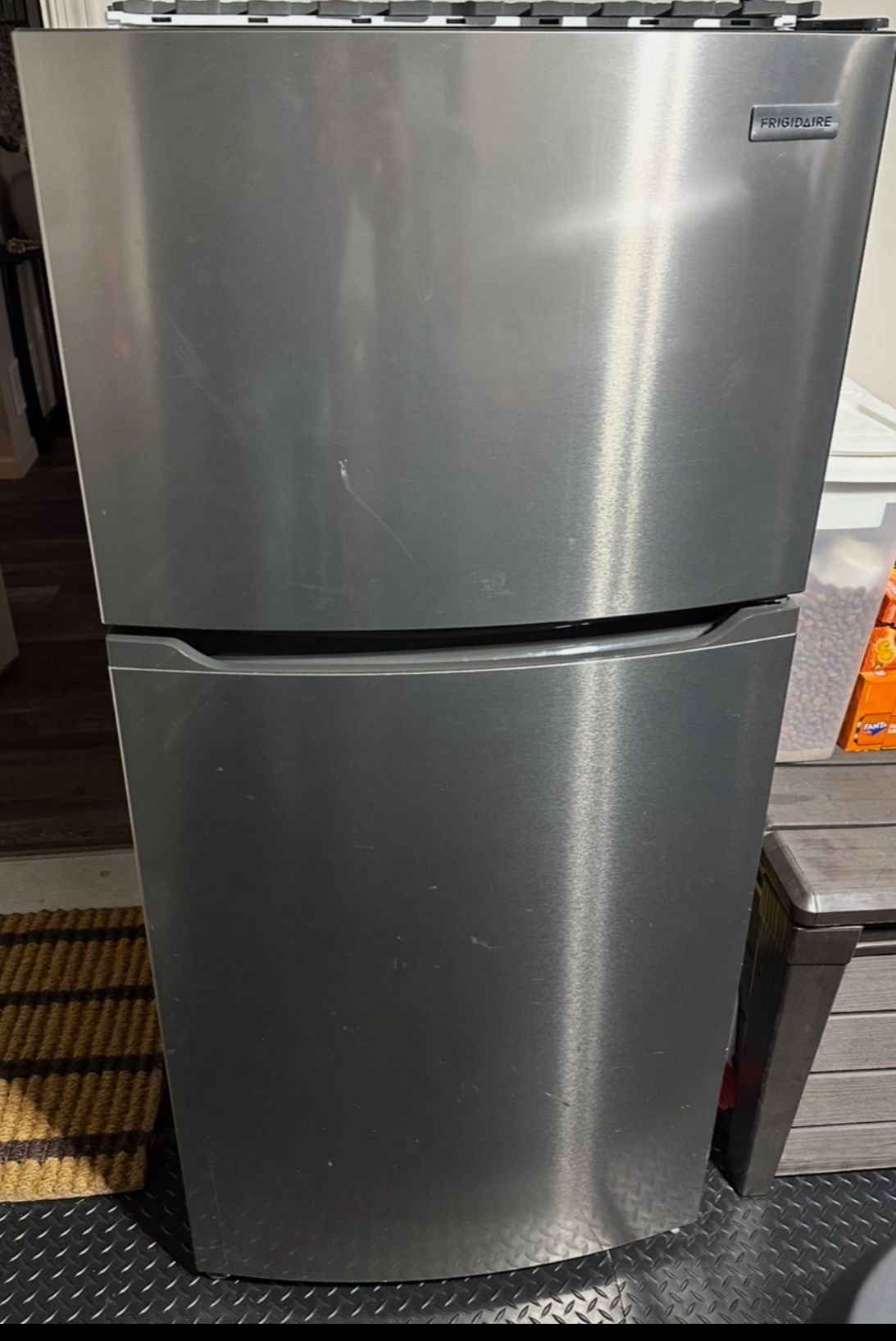 REFRIGERATOR- 14 Cu. Ft. (FRIGIDAIRE)