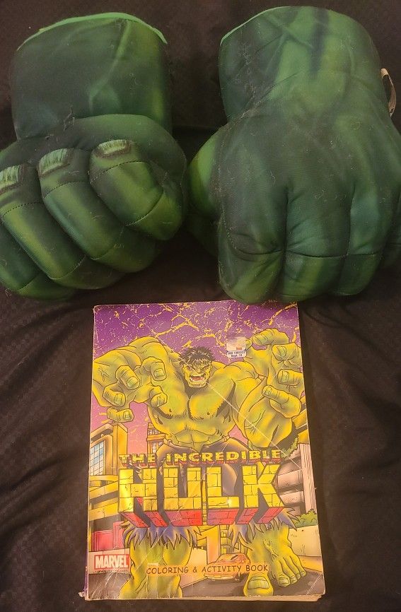 Vintage Marvel Talking Hulk Smash Hands. Soft Boxing Gloves + Coloring Book outside beat, inside looks unused. Gloves Received New Batteries 3 AAA, Re