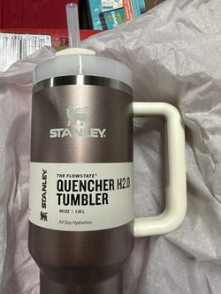 Stanley 40oz Stainless Steel H2.0 Flowstate Quencher Tumbler - White/  Electric Yellow for Sale in Ewa Beach, HI - OfferUp