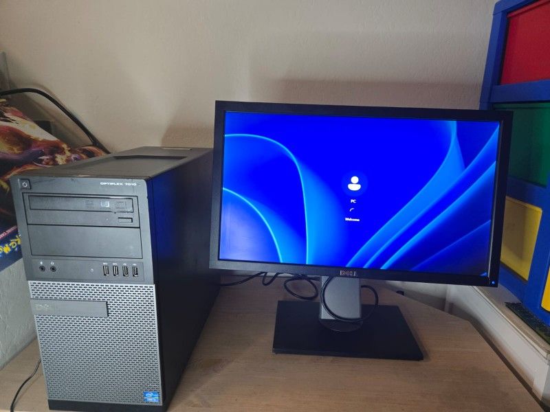 Combo Computer And Monitor / Open To Trade