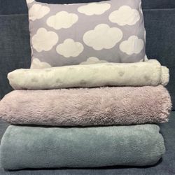 Baby blankets and pillow