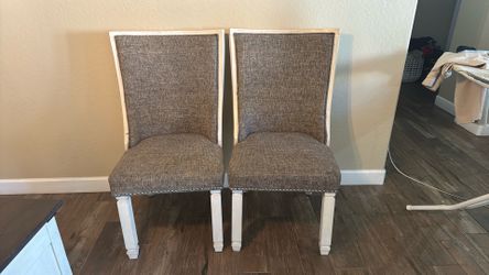 (2)Chairs