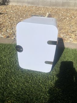 Cosmetic Mini Fridge