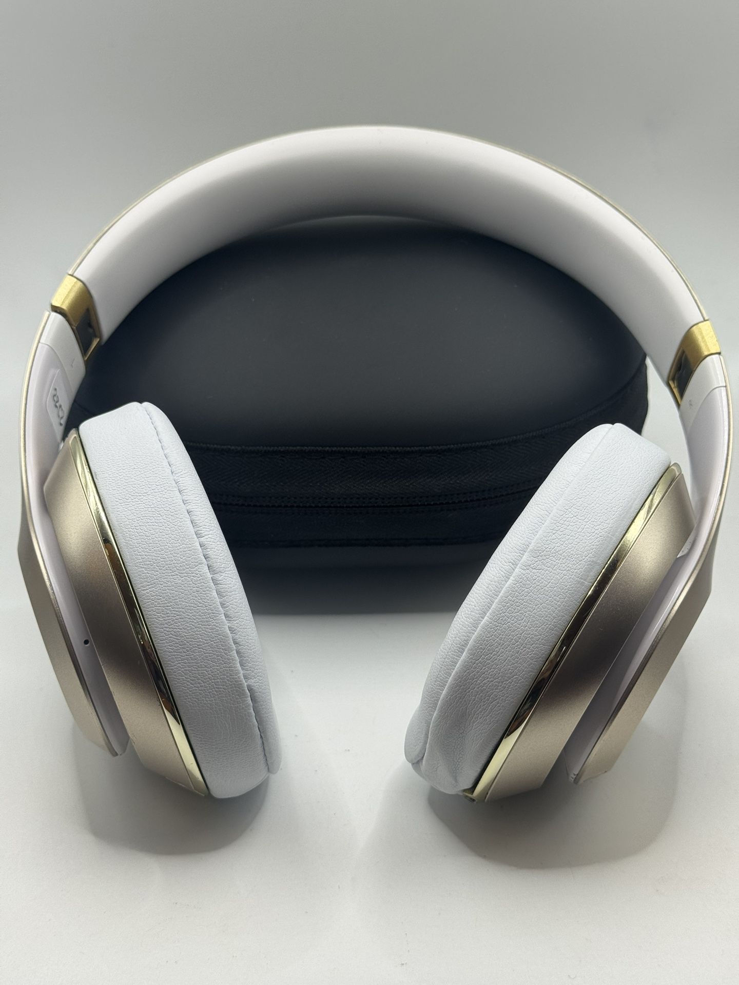(Authentic) Gold Beats Studio Bluetooth Wireless Headphones with Noise Canceling #2252