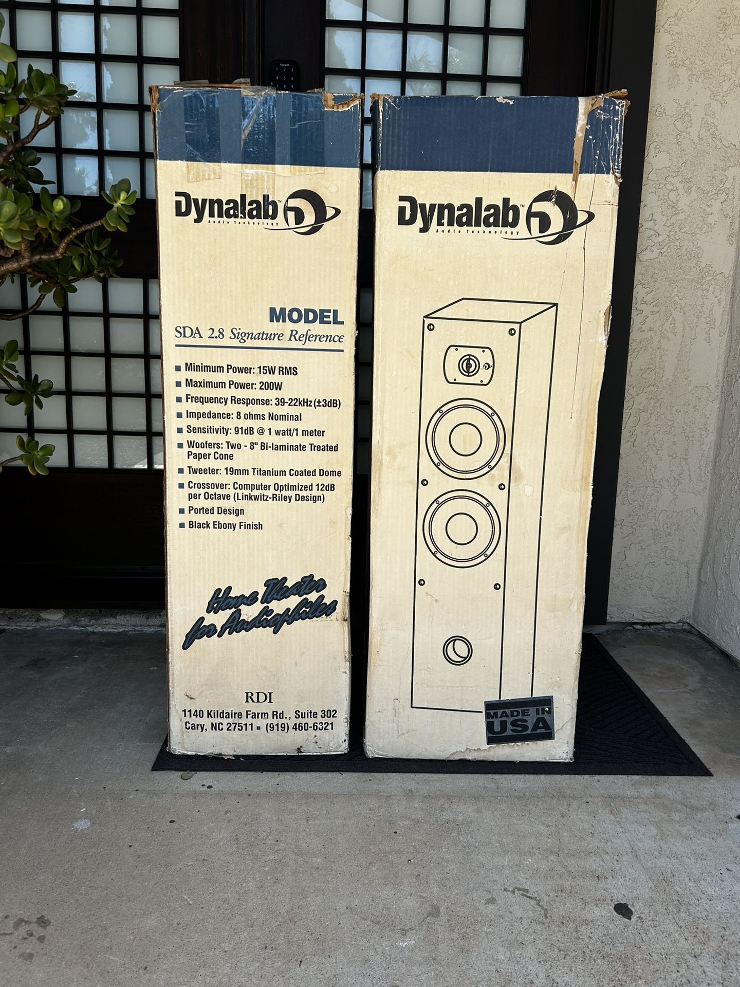 DYNALAB  Model SDA 2.8 Signature Reference  Loud Speakers 