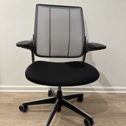 Humanscale Diffrient Smart fully adjustable model task chair