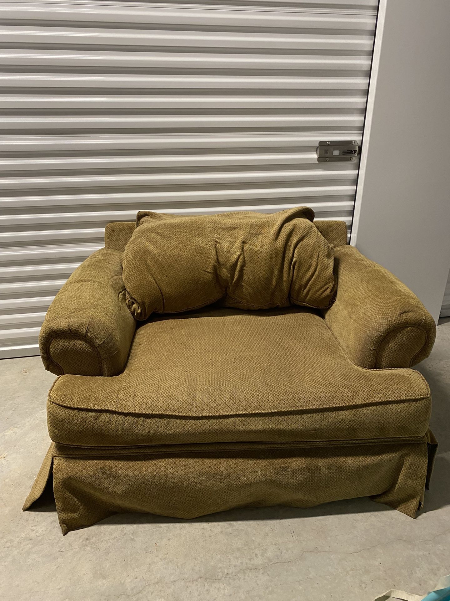 Oversized chair see the feet are removed
