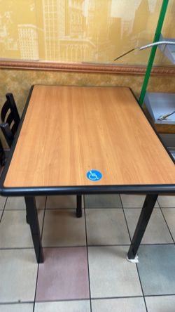 Handicap Commerical restaurant table