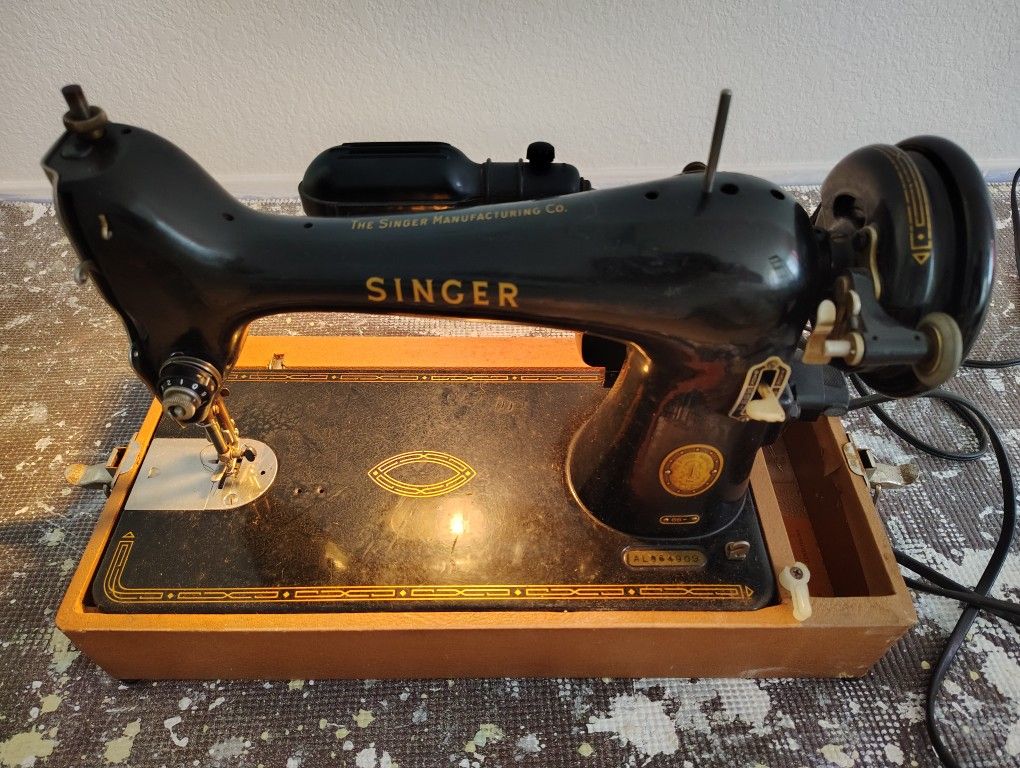 Sewing Machine Vintage 