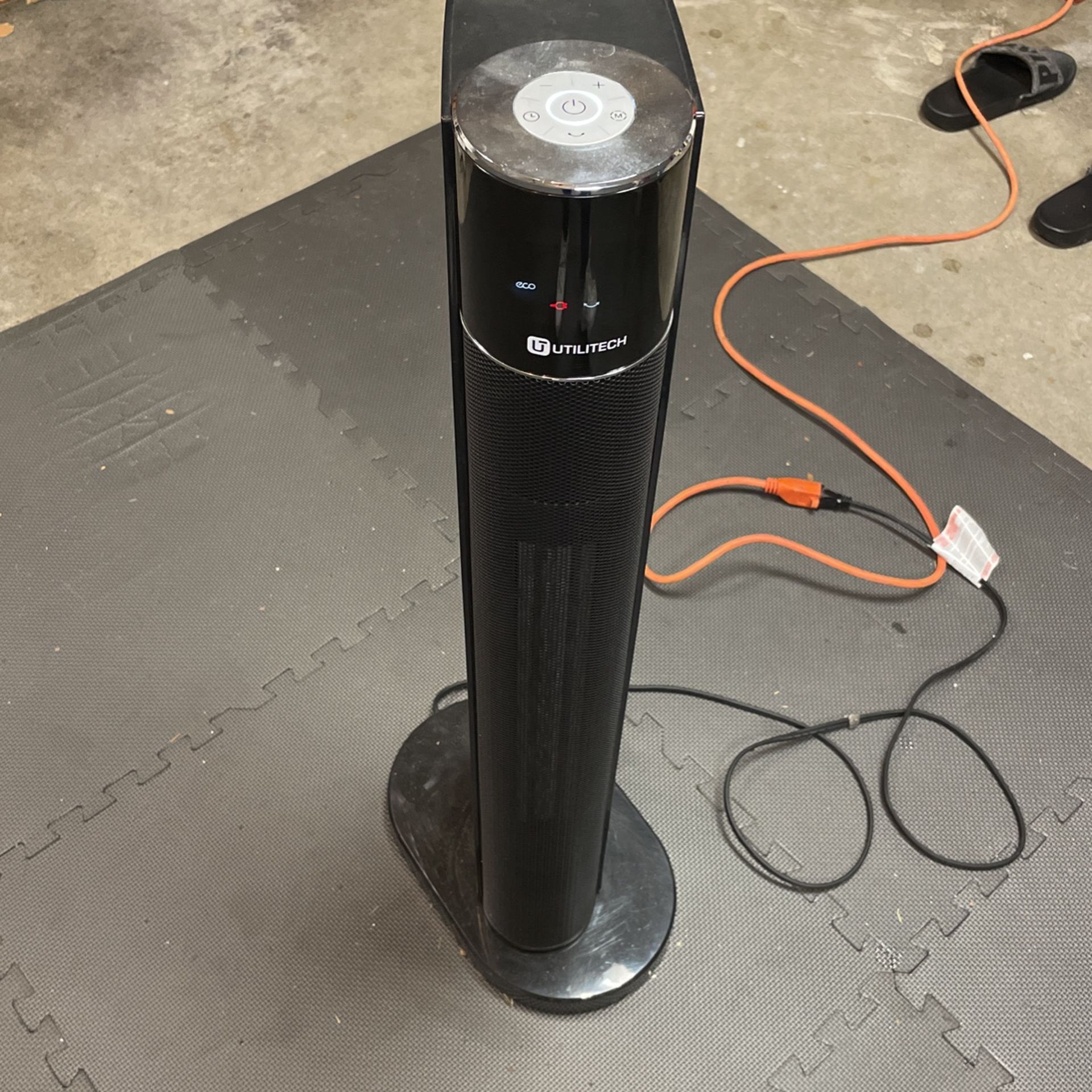 Utilitech Floor Swivel 2 In 1 Ceramic Digital Tower