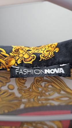 Fashion NOVA Body WOMAN 