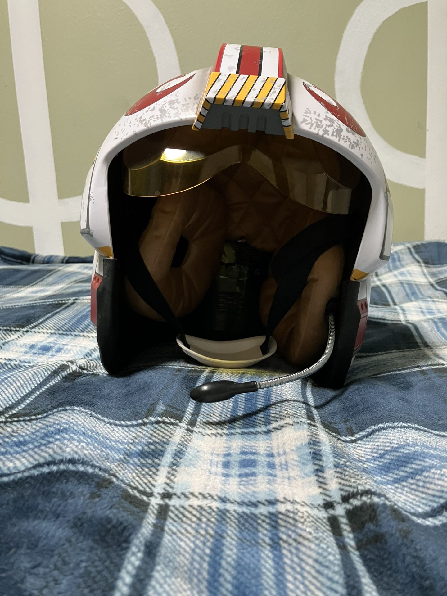 Star Wars Black Series Luke Skywalker Battle Simulation Helmet W/Lights & Sound