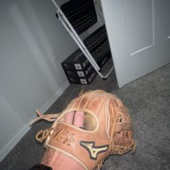Baseball Glove 