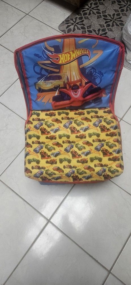 Hotwheels storage chair