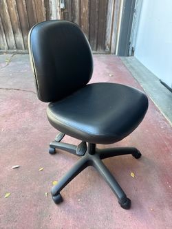 Work Stool / Task Chair