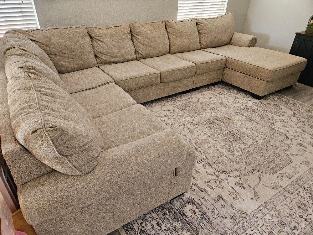 Baceno 4-Piece Sectional Couch with Chaise
