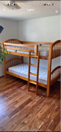 Bunk bed /2 twin mattress