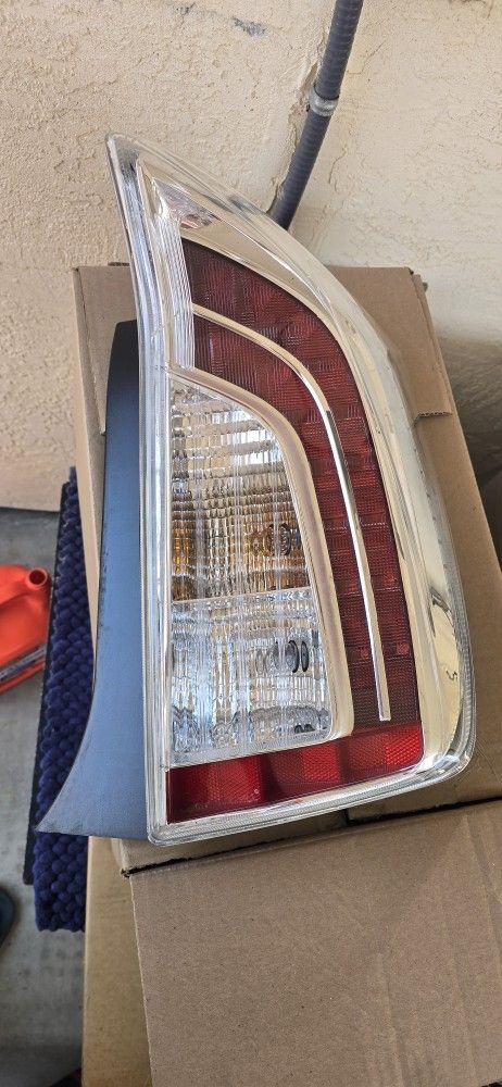 2012, 2013, 2014, 2015 Toyota Pruis Right Tail Light OEM