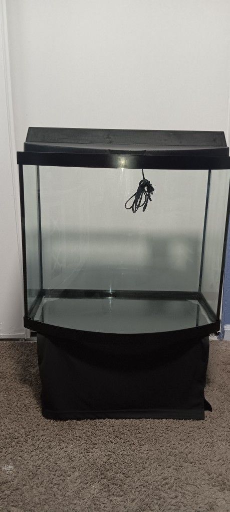 30 Gallons Fish Tank. Was In Used For 2 Months.
