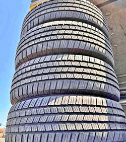 265 65 17 Michelin Tires Con 80% de Vida Las 4
