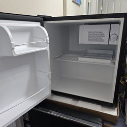 Mini fridge