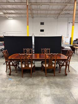 Mahogany Dark Wood Extendable Dining Table with Six Carved Chairs