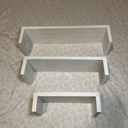 White Wooden 3 Set Shelves