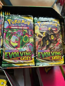 Pokémon Sword & Shield Evolving Skies Booster Packs