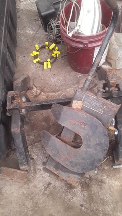Fifth wheel hitch