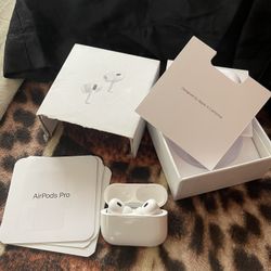 AIRPOD PROS 2ND Gen (READ DESCRIPTION‼️)