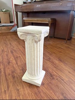 Beige pillar column
