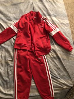 Toddler boys Adidas and Nike two piece size 4