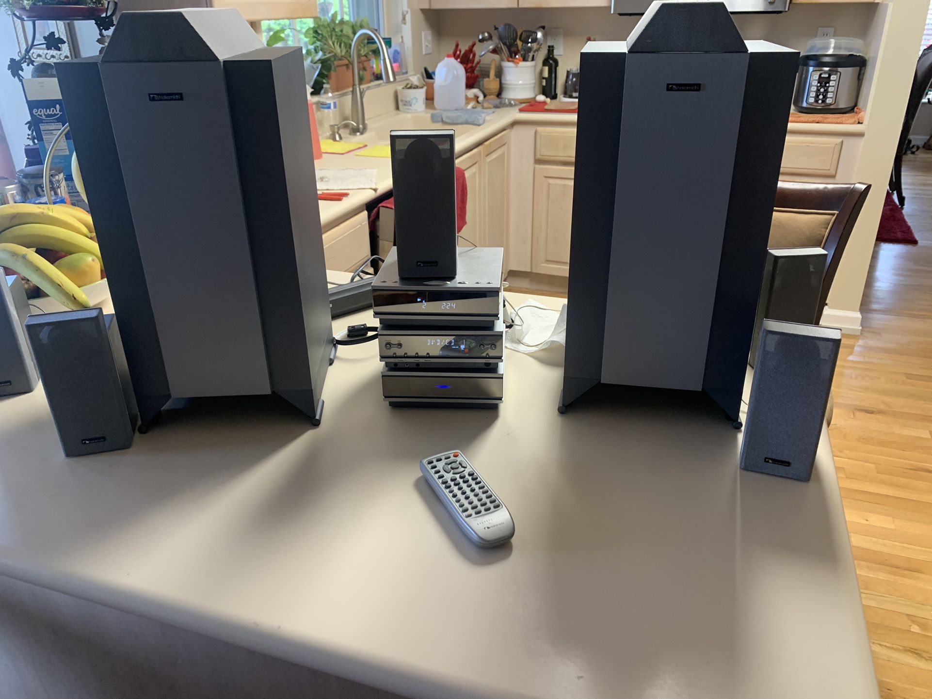 🇺🇸 Nakamichi SoundSpace 8 1/2 (8.5) Home Theater System: 5 Satellites, 2 Subwoofers Tested