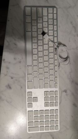 Apple Wired Keyboard with Numeric Keypad