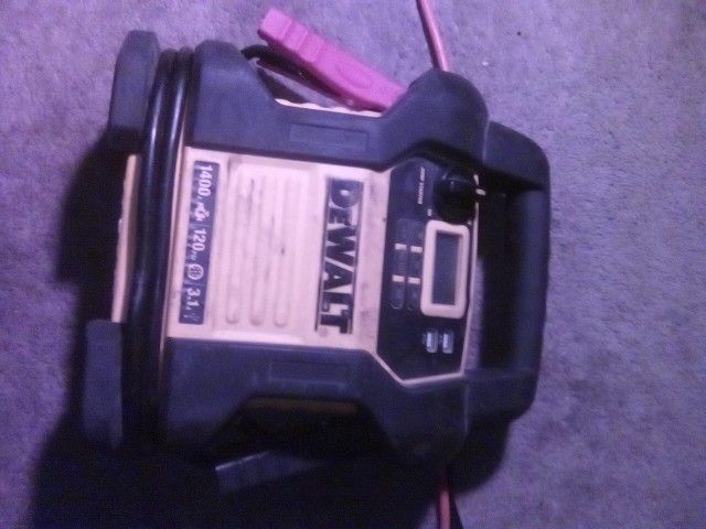 DeWalt Jump Starter