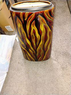 14" H ceramic vase pickup only cash