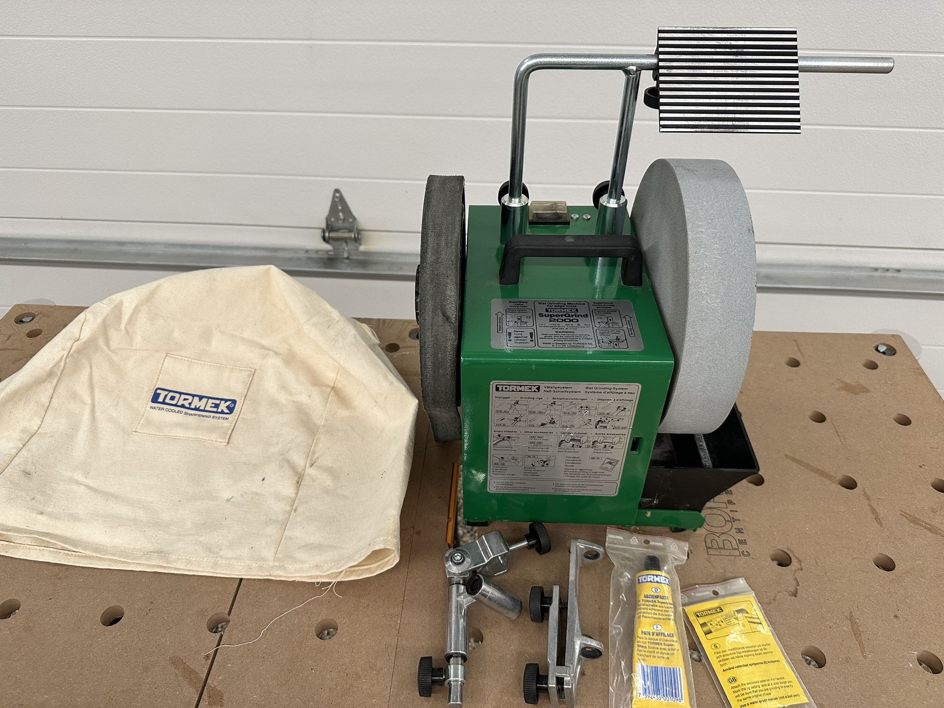Tormek 2000 Sharpening System w/ Accessories – Great Condition, Extra Jigs